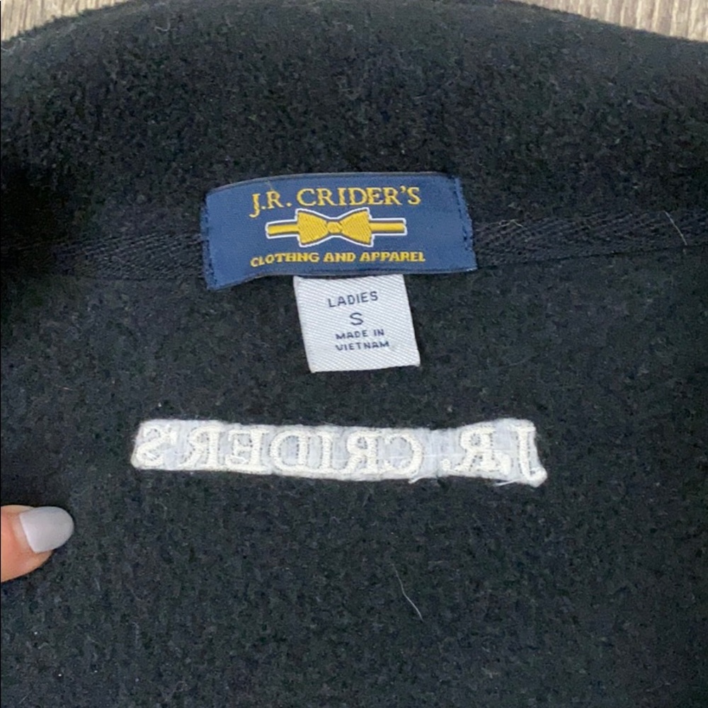 Vest - Picture 2 of 3